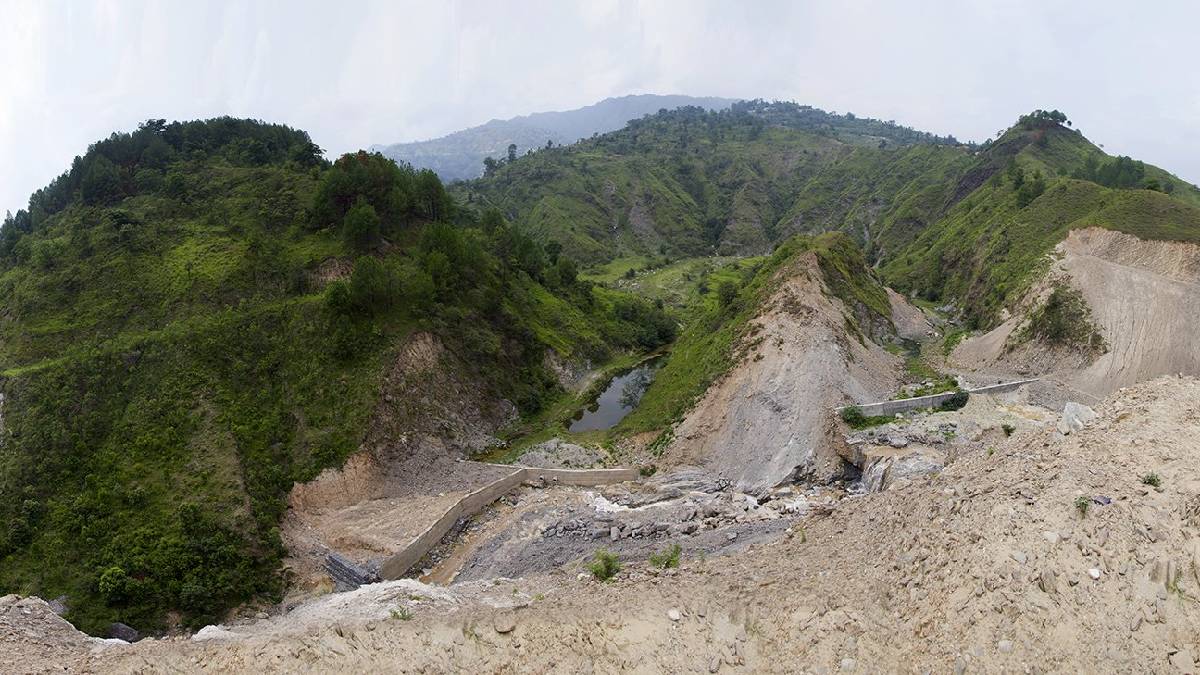 बञ्चरे डाँडामा ‘क्यापिङ्’ लागि माटो पाउन कठिन